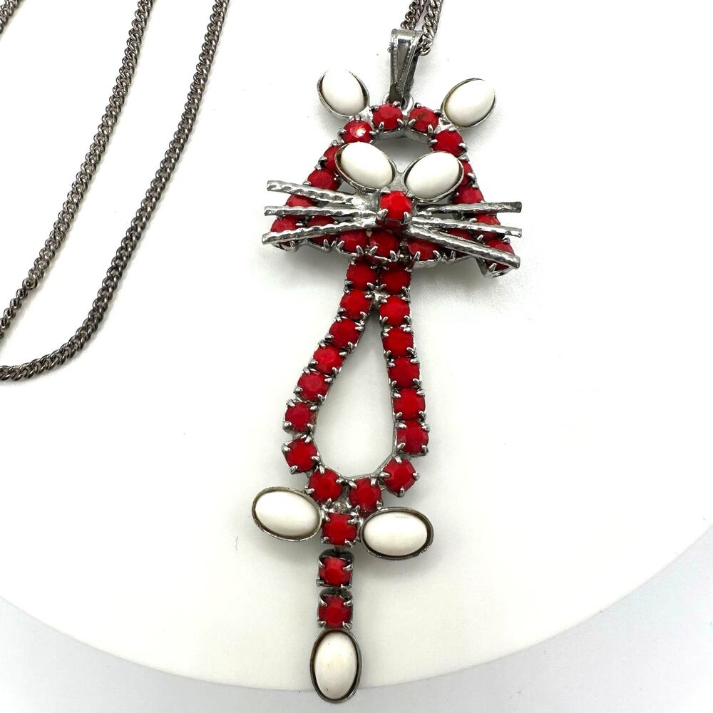 Celebrity NY vintage silver tone red rhinestones cat pendant 18" chain necklace